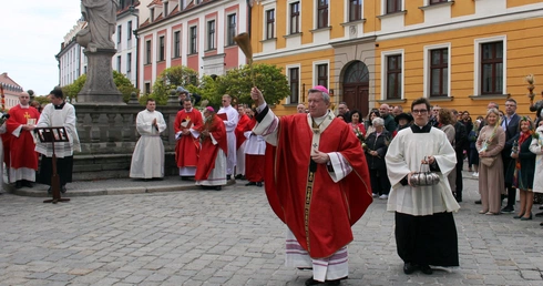 Jesteś przyjacielem Jezusa, nie tylko przy wjeździe do Jerozolimy, ale także na Golgocie?