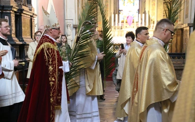 Płock. Przez bramy Pasji do łaski i miłosierdzia