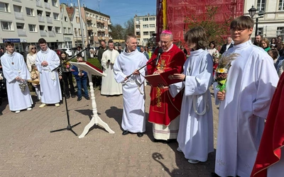 Bp Lityński w Niedzielę Palmową: Każdy krzyż jest dla nas lekcją miłości