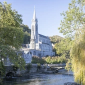Lourdes: rekordowa pielgrzymka paryskich licealistów, zabrakło miejsc noclegowych