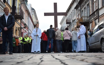 Droga Krzyżowa ze Świadkami Nadziei