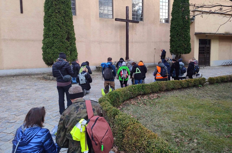 Zejść z kanapy i wyruszyć w drogę