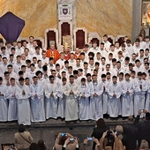 143 nowych ceremoniarzy i animatorów LSO w kościele NSPJ w Bielsku-Białej