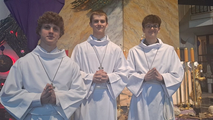 Od lewej: Michał Janisz z Buczkowic oraz Oliwier Langer i Wojciech Kuś z czechowickiej parafii Matki Bożej Królowej Polski.