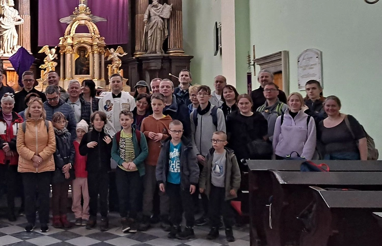 Jubileuszowa pielgrzymka Szlakiem św. Jakuba ze Skoczowa do Cieszyna 2025 - cz. 2 (Dębowiec - Cieszyn)