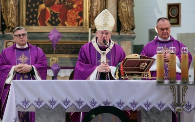Abp Kupny: To, co stało się 85 lat temu, a potem 15 lat temu, jest wyzwaniem dla naszej wiary