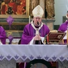 Abp Kupny: To, co stało się 85 lat temu, a potem 15 lat temu, jest wyzwaniem dla naszej wiary