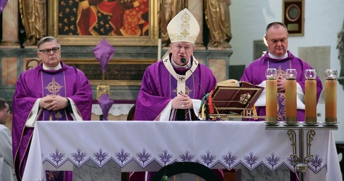 Abp Kupny: To, co stało się 85 lat temu, a potem 15 lat temu, jest wyzwaniem dla naszej wiary