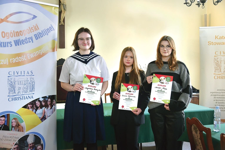 Diecezję łowicką w etapie ogólnopolskim będą reprezentować Magdalena Radomyska, Martyna Krupa i Zuzanna Rękawiecka.