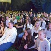 Uczniowie tuż przed ogłoszeniem wyników konkursu w PSP nr 14 w Radomiu.