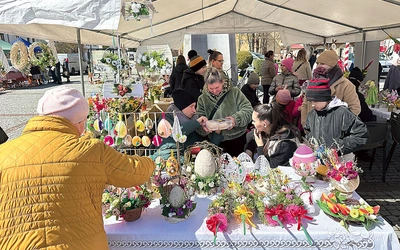 Świąteczny kiermasz  na niżańskich plantach. 
