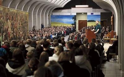  Dawid Cmok podzielił się poruszającym świadectwem swojego nawrócenia i drogi wiary.