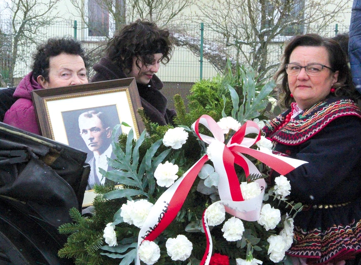 W uroczystości wzięła udział m.in. rodzina bohatera. 