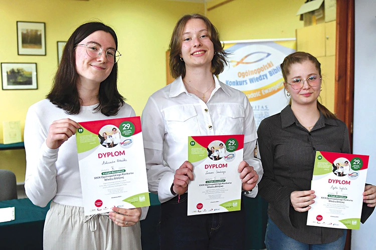  Do finału konkursu, organizowanego przez Katolickie Stowarzyszenie „Civitas Christiana”, dostało się 38 osób.  Pierwsza trójka pojedzie na finał krajowy, który odbędzie się w czerwcu w Niepokalanowie.