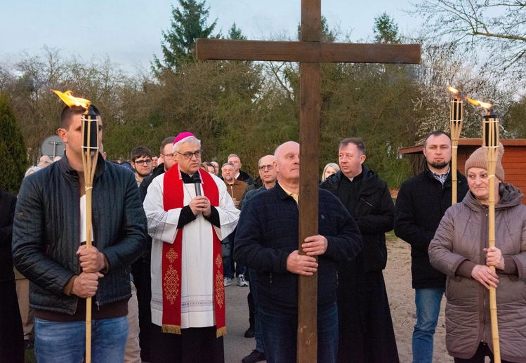 Droga Krzyżowa w Jeziornej Osadzie