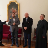 Wielkopostna (i nie tylko) jałmużna - od wiernych, od kapłanów, od ciebie