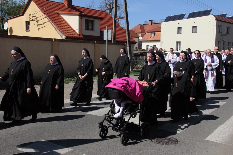 Uroczystości pogrzebowe ks. Leszka Bajorskiego z Wierzbic