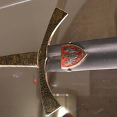 Historia na ostrzu miecza. Szczerbiec – symbol królewskiej przeszłości