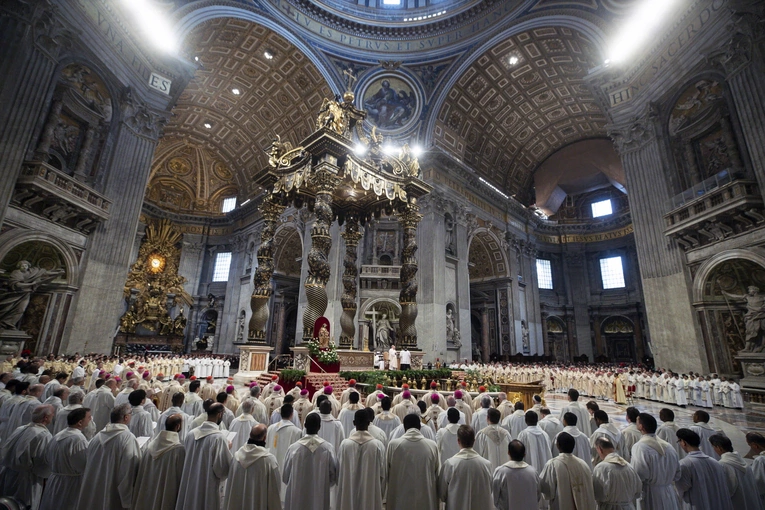 Papież zachęca do modlitwy o radość kapłanów