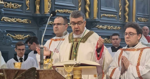 Liturgii przewodniczył bp Wojciech Osial. 