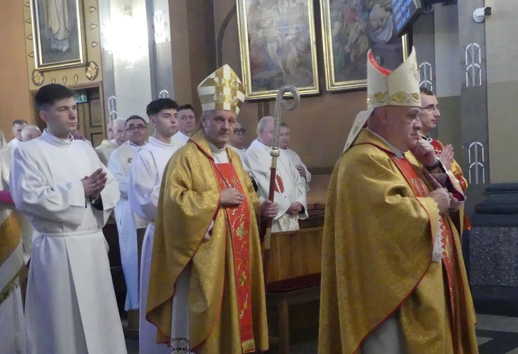 W Wielki Czwartek bp Roman Pindel przewodnoczył Mszy św. Krzyżma w bielskiej katedrze św. Mikołaja.