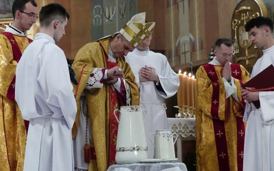 W Wielki Czwartek bp Roman Pindel przewodnoczył Mszy św. Krzyżma w bielskiej katedrze św. Mikołaja.