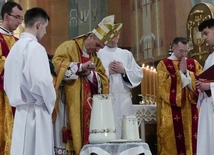 W Wielki Czwartek bp Roman Pindel przewodnoczył Mszy św. Krzyżma w bielskiej katedrze św. Mikołaja.