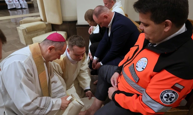 Bp Olszowski: Eucharystia daje siły do służby, do bezinteresowności 