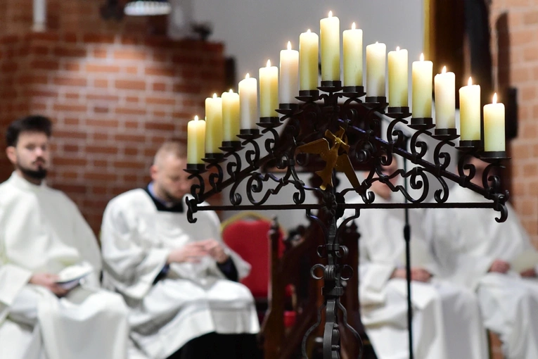 Rozpoczął się dzień zadumy