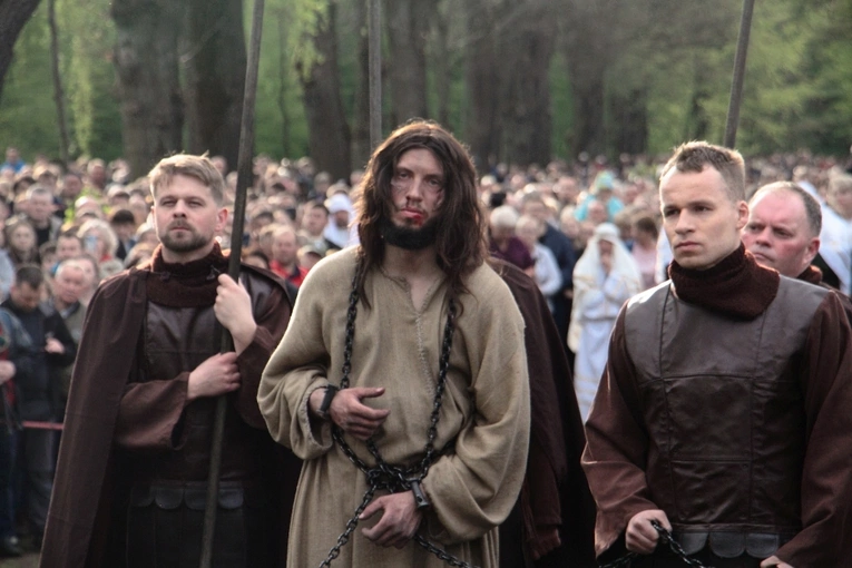 Wielki Piątek w Kalwarii Zebrzydowskiej 2025