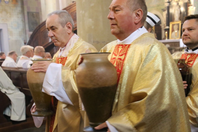 Płock. Msza Krzyżma