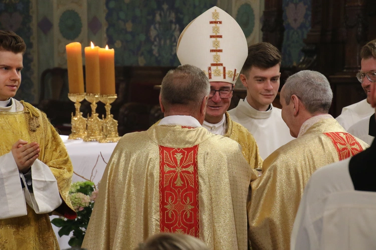 Płock. Msza Krzyżma