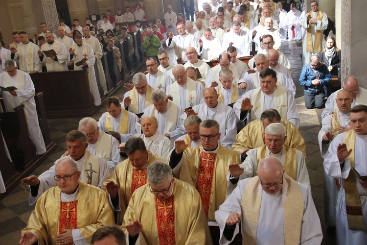 Płock. Msza Krzyżma