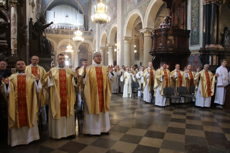 Płock. Msza Krzyżma