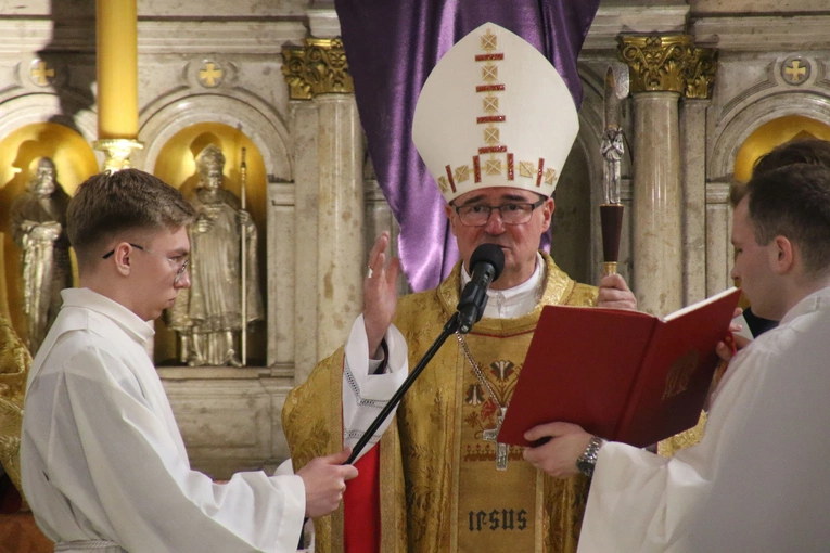 Płock. Msza Krzyżma