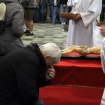 Liturgia męki Pańskiej 2025 w archikatedrze wrocławskiej