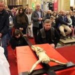 Liturgia męki Pańskiej 2025 w archikatedrze wrocławskiej