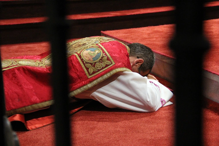 Liturgia męki Pańskiej 2025 w archikatedrze wrocławskiej