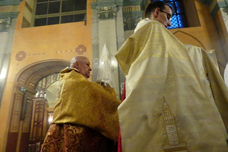 Bp Greger: Krzyż na zawsze musi pozostać znakiem Jezusowego zwycięstwa