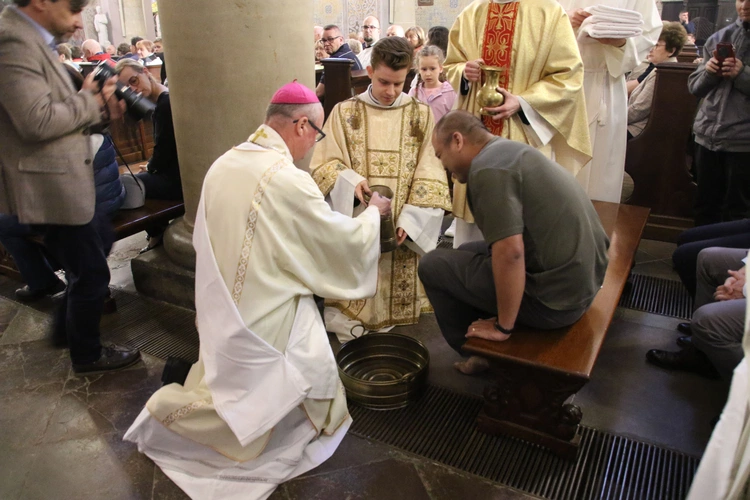 Płock. Msza Wieczerzy Pańskiej
