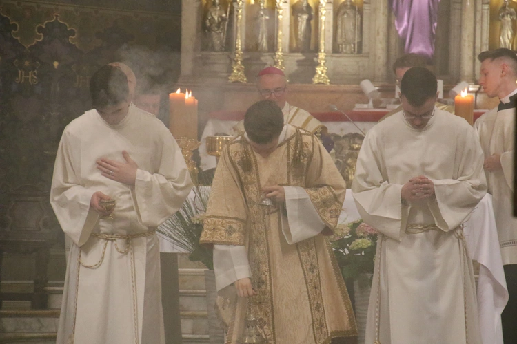 Płock. Msza Wieczerzy Pańskiej