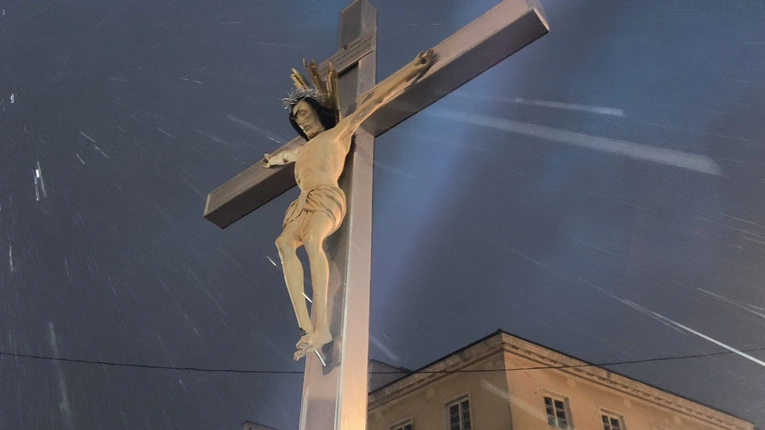 Droga Krzyżowa z cudownym krucyfiksem Baryczków