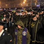 Droga Krzyżowa z cudownym krucyfiksem Baryczków