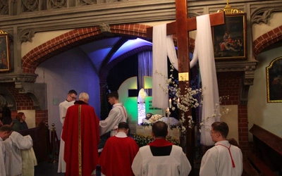 Wielki Piątek w legnickiej katedrze 