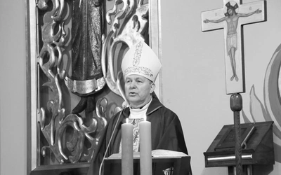 Zaproszenie na wieczorną modlitwę za śp. bp. Piotra