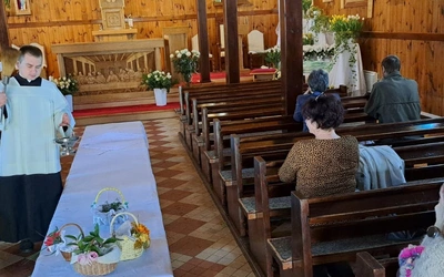 Alumni błogosławili pokarmy