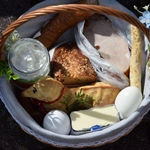 Pokarmy poświęcone u grekokatolików w Radomiu.