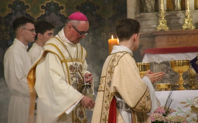 Płock. Każdemu umyć nogi, każdemu służyć