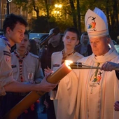 Bp Solarczyk przewodniczył liturgii Wigilii Paschalnej