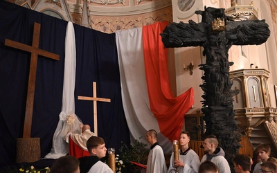 Krzyż świętych męczenników polskich w mszczonowskiej farze